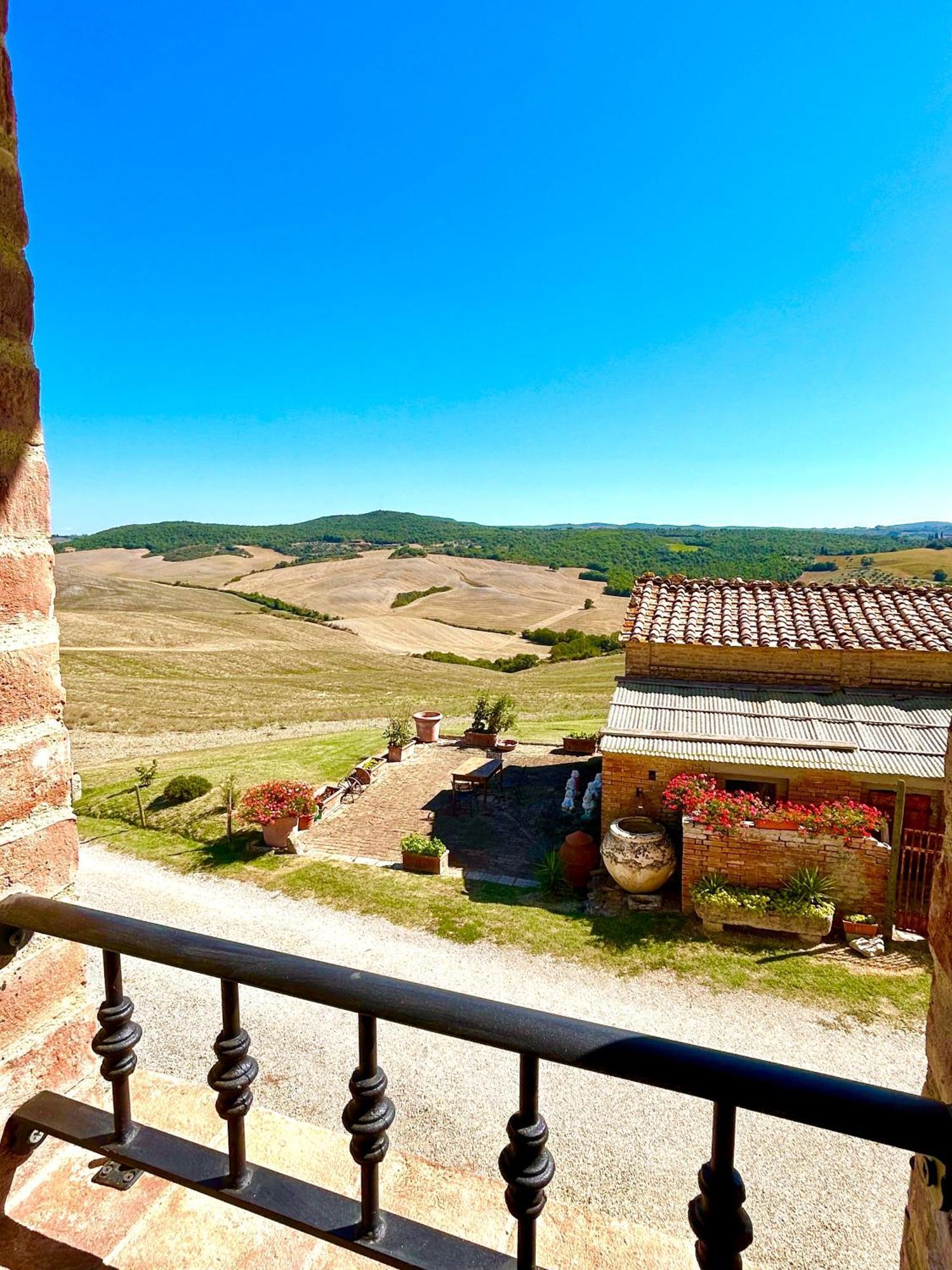 Poggiosalto In Toscana *